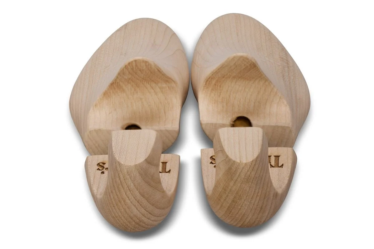 WOMEN'S WOODEN SHOE TREES - Image 3